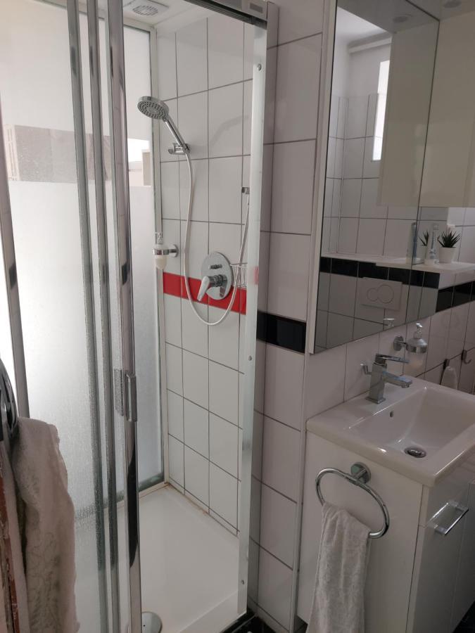 Апартаменти 2+2Szemelyes Apartman Kerttel Секешфегервар Екстер'єр фото